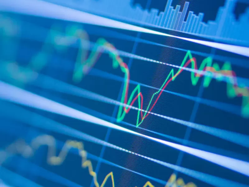 El Gobierno habilitó a adolescentes desde los 13 años a invertir en bonos y acciones: qué implica la medida