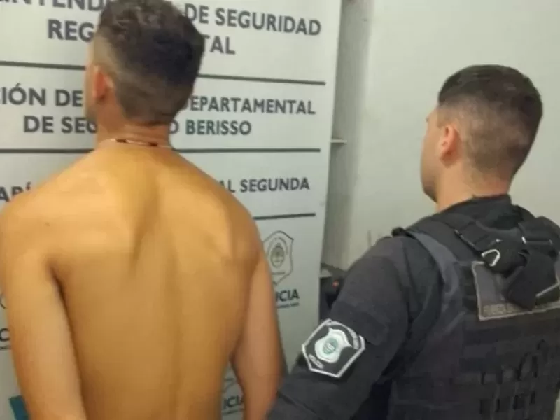 Circulaba en una moto robada, intent&oacute; agredir a la Polic&iacute;a y termin&oacute; detenido