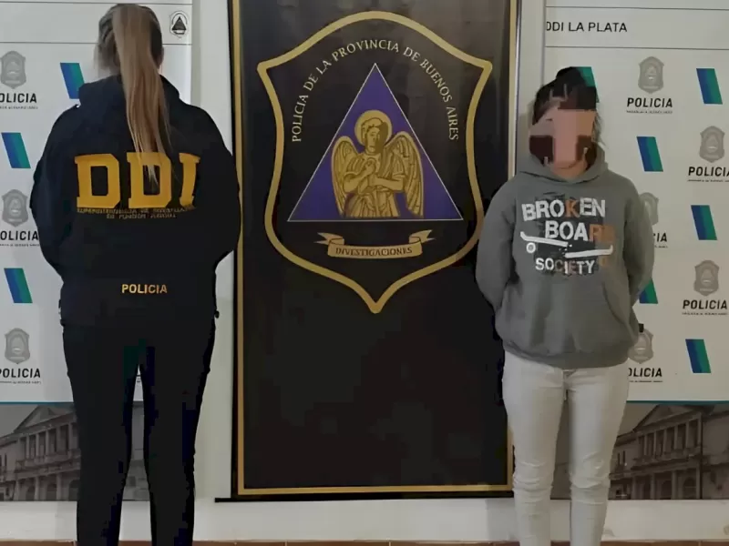 Una mujer usaba Tinder para robar en las citas