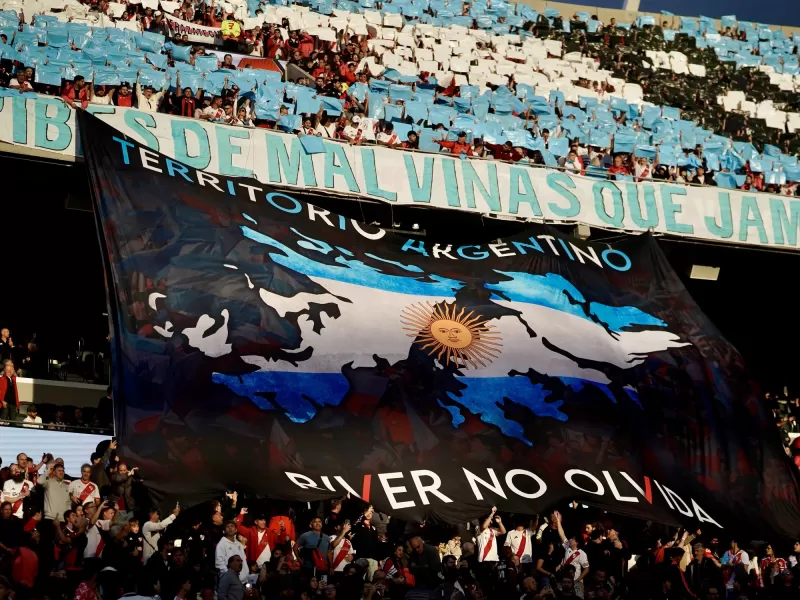 Proh&iacute;ben el ingreso de banderas con referencias a Malvinas para el partido entre Argentina e Inglaterra