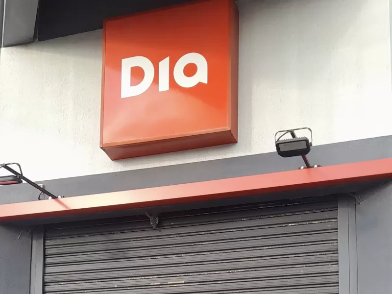 Cerr&oacute; el supermercado D&iacute;a de Avenida Montevideo y 24 y dej&oacute; a nueve empleados sin trabajo