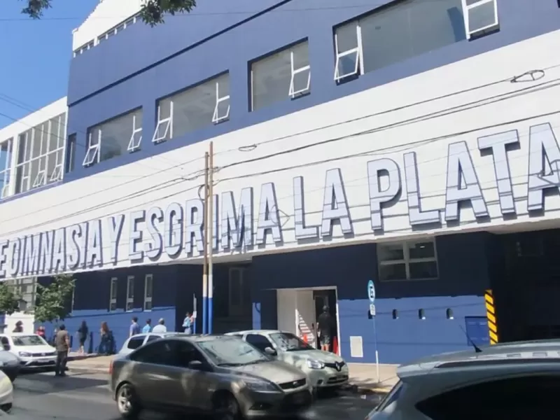 Gimnasia levant&oacute; todas las inhibiciones y qued&oacute; al d&iacute;a con la FIFA