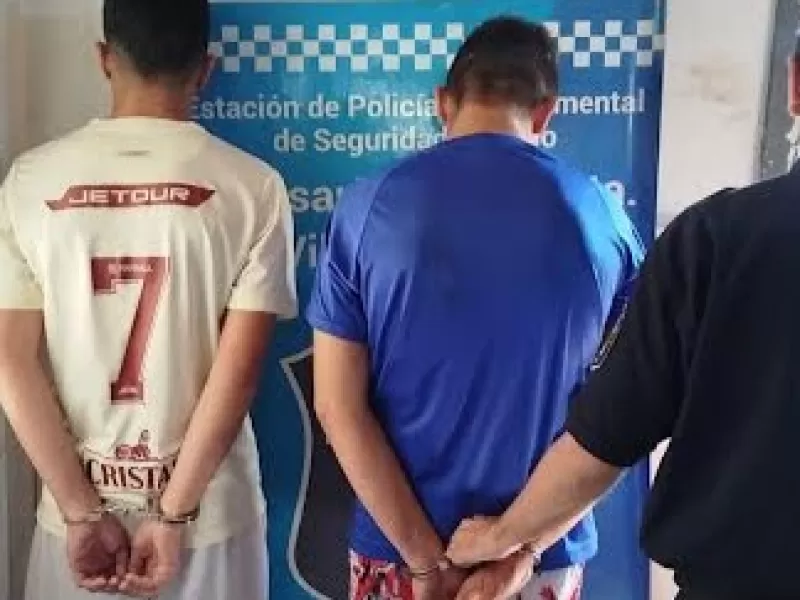 Allanamiento en Berisso: secuestran armas y cocaína y detienen a dos hombres vinculados a una amenaza