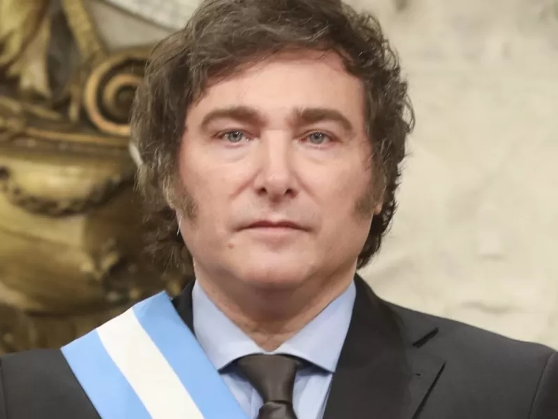 Javier Milei se aumentar&aacute; el sueldo y el de los altos funcionarios desde enero