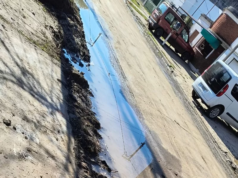Vecinos de 20 Este denuncian destrozos y anegamientos tras obra cloacal