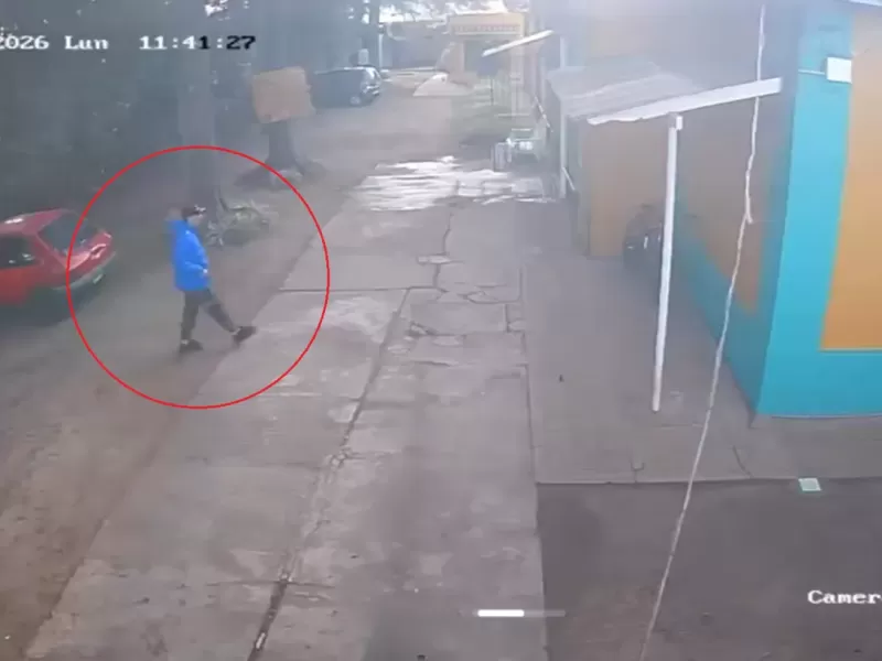 Inseguridad en Avenida 122: un delincuente salt&oacute; un alambrado y rob&oacute; la bicicleta de una docente en un centro de d&iacute;a