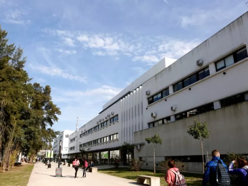 Semana de protestas docentes en la UNLP: clases públicas y marcha nacional por el financiamiento universitario