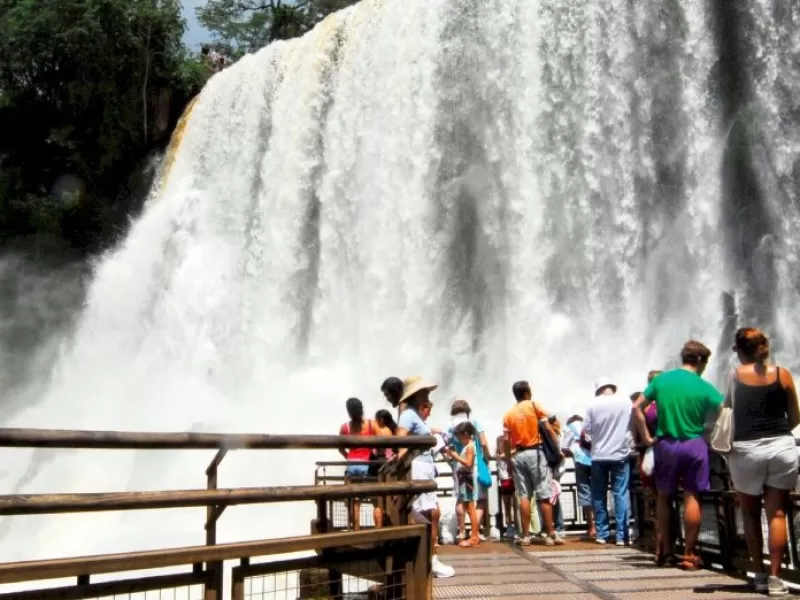 M&aacute;s de un mill&oacute;n de personas viajaron por el pa&iacute;s en un fin de semana largo marcado por el ajuste