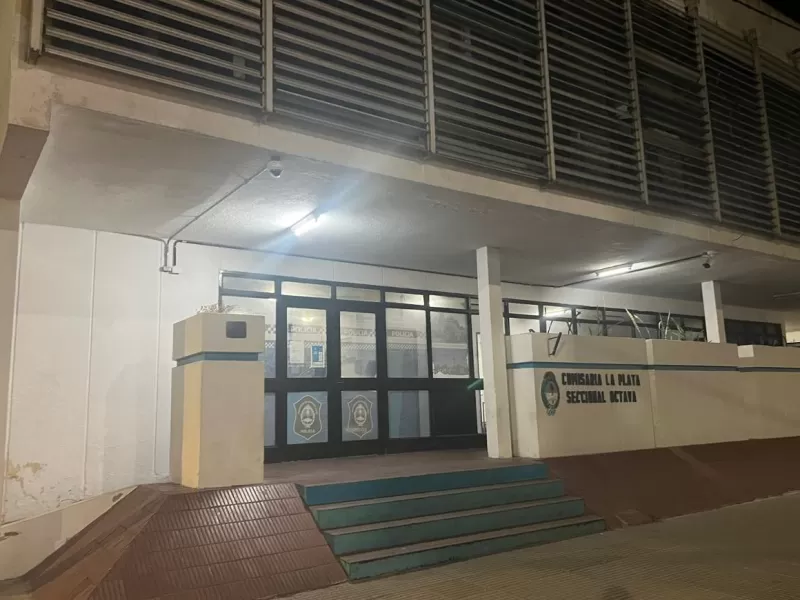 Fuerte operativo de Asuntos Internos en la Comisar&iacute;a 8&ordf;: investigan presunto enriquecimiento il&iacute;cito