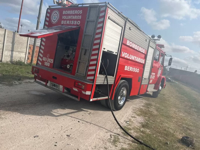Preocupa el aumento de incendios de pastizales: Bomberos realizan entre 4 y 5 intervenciones diarias en Berisso