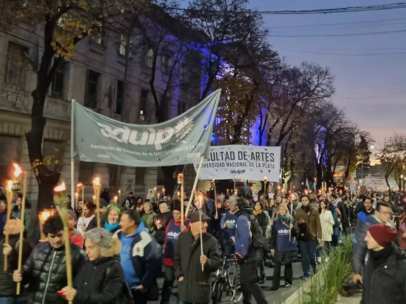 La UNLP convoca a una marcha de antorchas  en defensa de la universidad p&uacute;blica