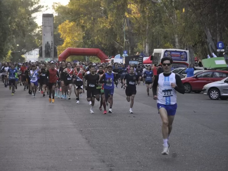 Con r&eacute;cord de atletas, se realiz&oacute; la tradicional Media Marat&oacute;n &ldquo;Tres Ciudades&rdquo;