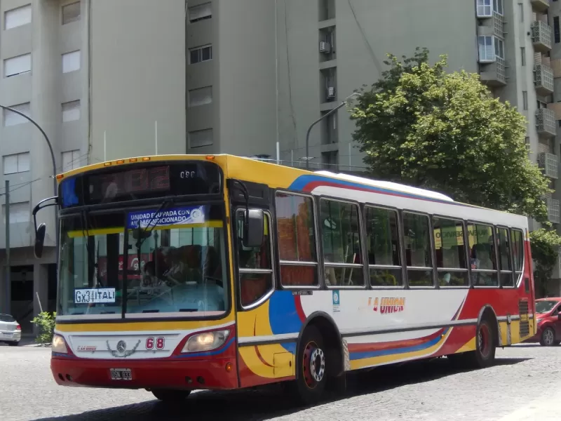 Posible paro de colectivos en la región: la UTA advierte sobre una medida de fuerza para el viernes