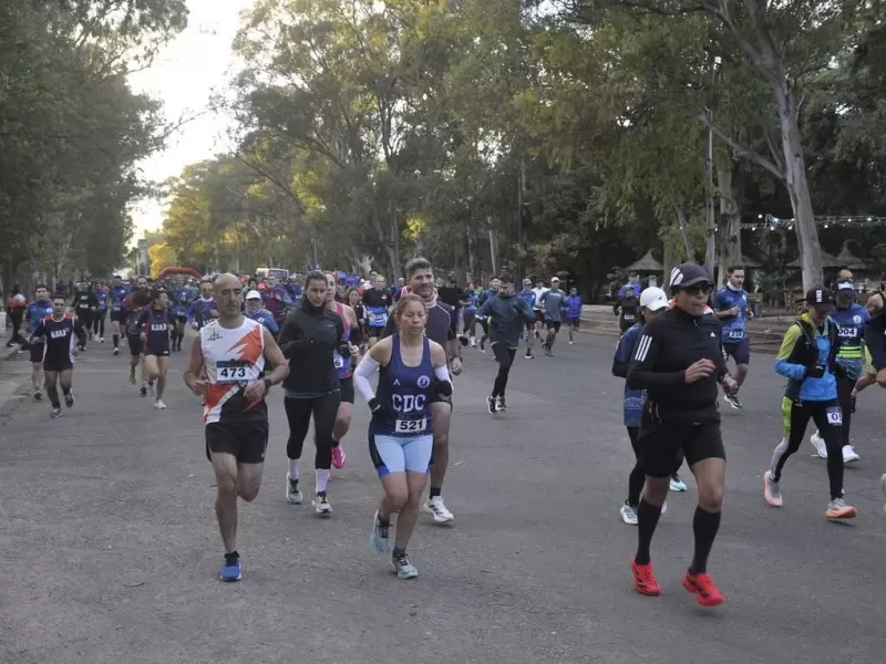 Con récord de atletas, se realizó la tradicional Media Maratón “Tres Ciudades”