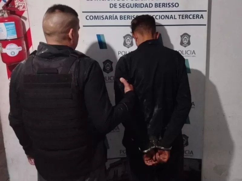 Allanamientos en Berisso: detuvieron a un joven por un robo y secuestraron prendas clave