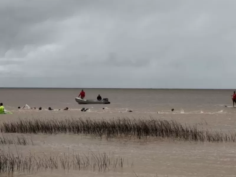 Berisso: m&aacute;s de 70 guardavidas rindieron la rev&aacute;lida anual en La Balandra de cara a la temporada