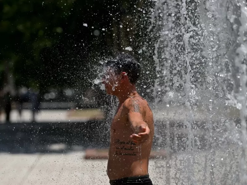 Alerta amarilla por calor extremo: la sensaci&oacute;n t&eacute;rmica super&oacute; los 47&deg;C en la Regi&oacute;n