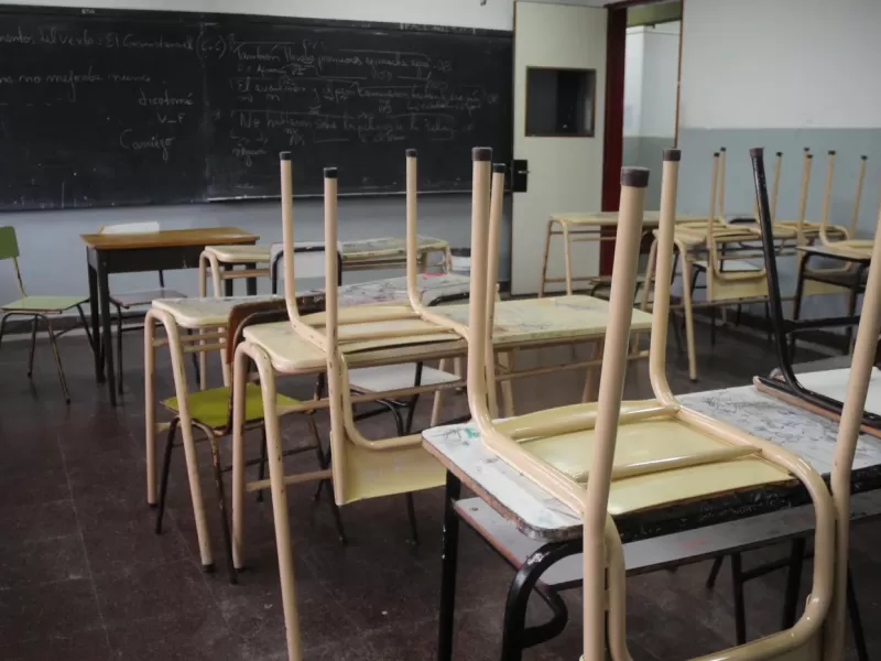 Paro docente en la Provincia: la FEB confirm&oacute; una medida de fuerza que pone en pausa el inicio de clases