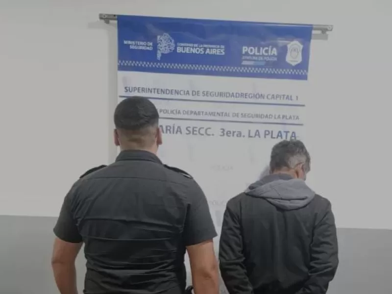 Un policía quiso robar un fernet en un supermercado y fue detenido