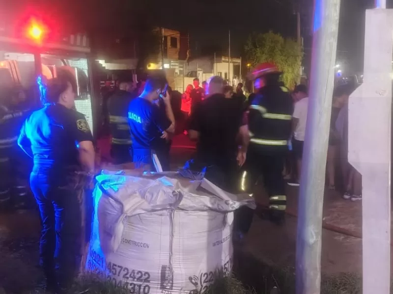 Incendio en una vivienda gener&oacute; alarma: un hombre herido y una mascota fallecida