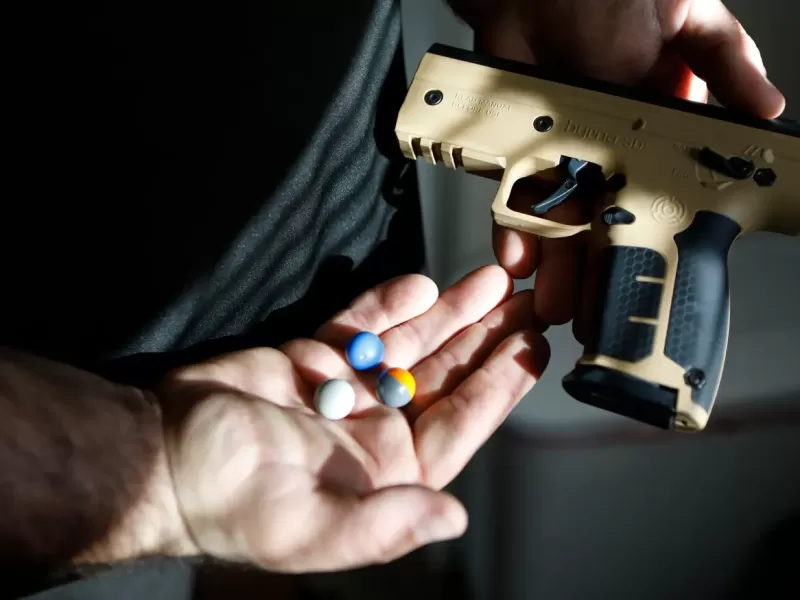 Buscan que la Guardia Urbana de La Plata pueda utilizar armas no letales