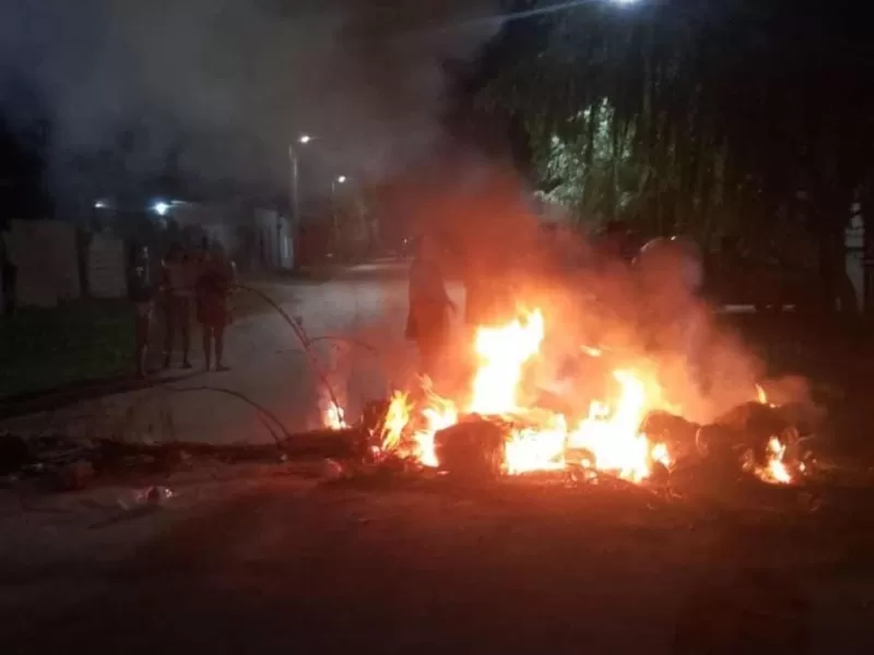 Villa Argüello vuelve a cortar la calle por la falta de luz: vecinos exigen respuestas