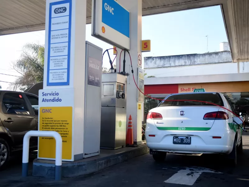 El fr&iacute;o golpea al GNC: solo unas pocas estaciones siguen funcionando en la Regi&oacute;n