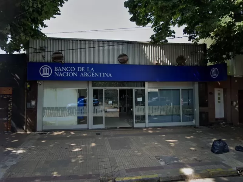 Intento de robo en una sucursal del Banco Nación en La Plata: causaron destrozos, pero no se llevaron nada