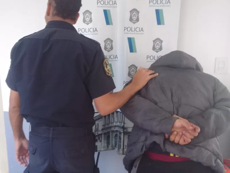 Aprehendieron a un hombre con marihuana y un cuchillo durante un evento público en Berisso