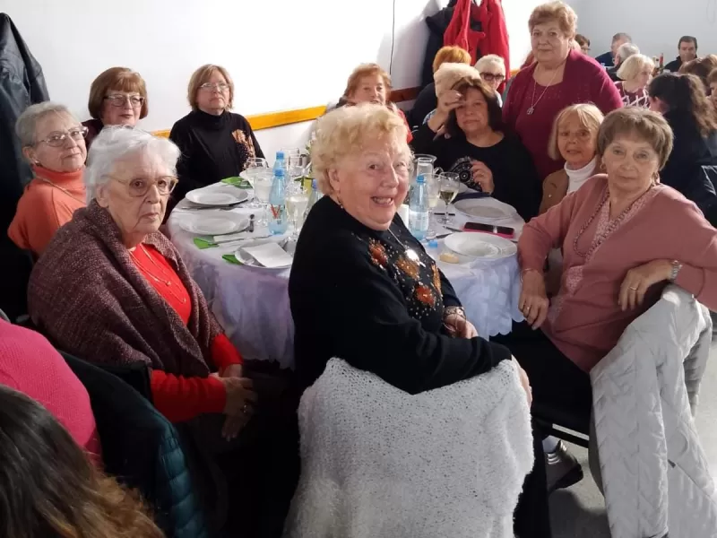 Se celebraron los 30 años del Centro de Docentes Jubilados de Berisso