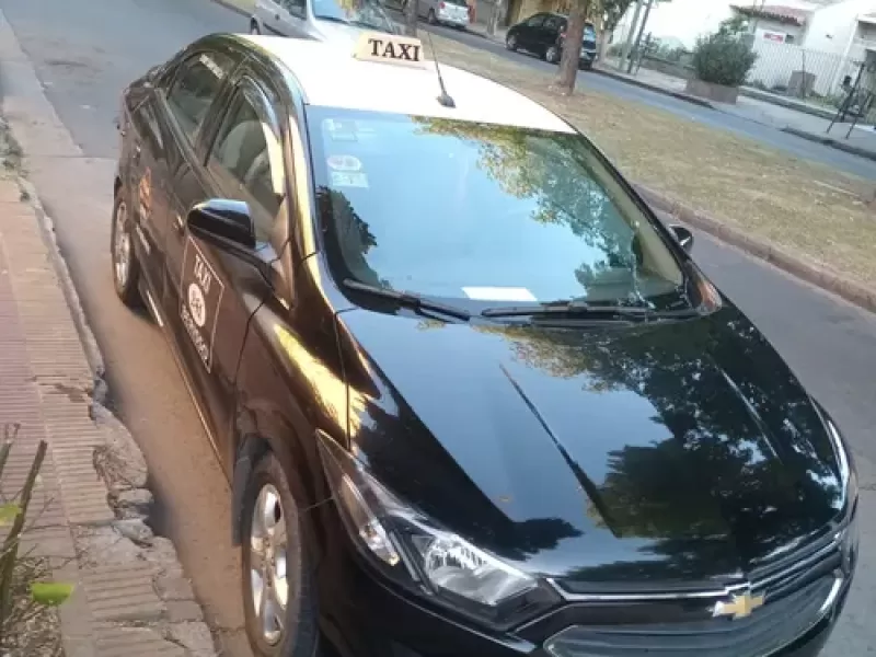 Un vecino denuncia que un taxista estafó a una señora mayor en Berisso