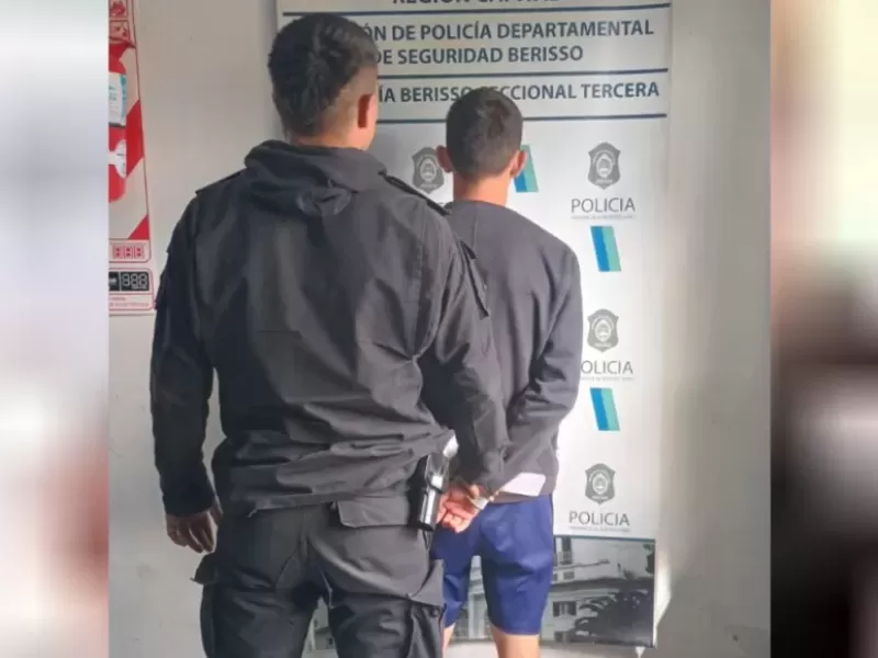 Un joven fue aprehendido tras agredir a su pareja en plena vía pública en Berisso