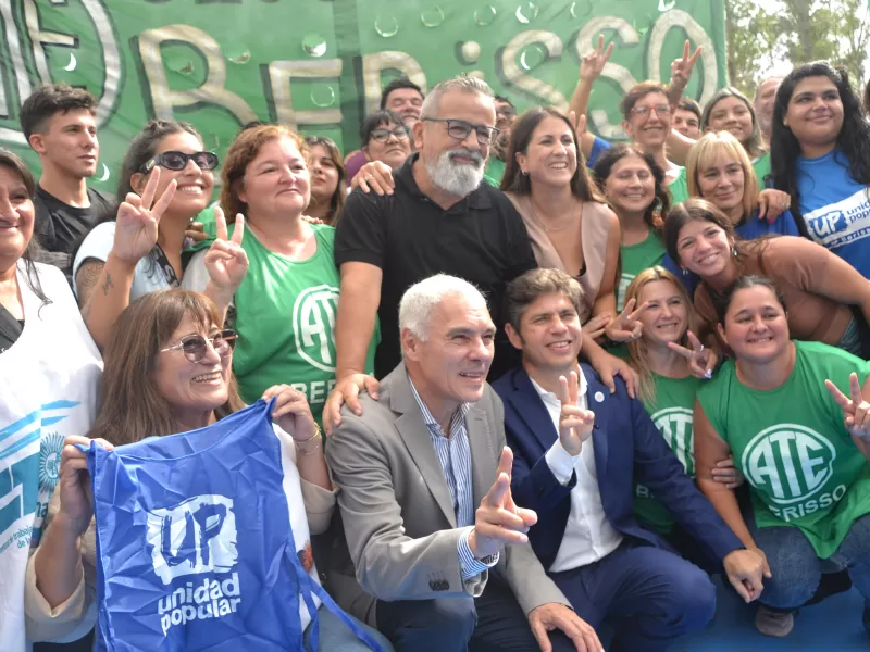Kicillof inauguró un playón deportivo y una nueva sede de la Comisaría de la Mujer en Berisso