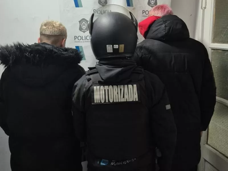 Circulaban en moto robada y fueron aprehendidos en Berisso