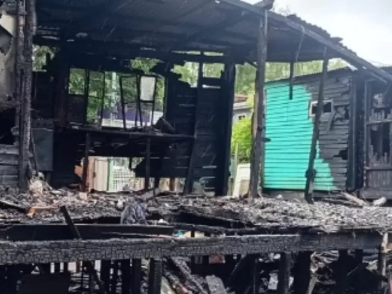 Incendio en Punta Lara: un joven de 18 años fue detenido acusado de provocar el fuego que destruyó tres viviendas