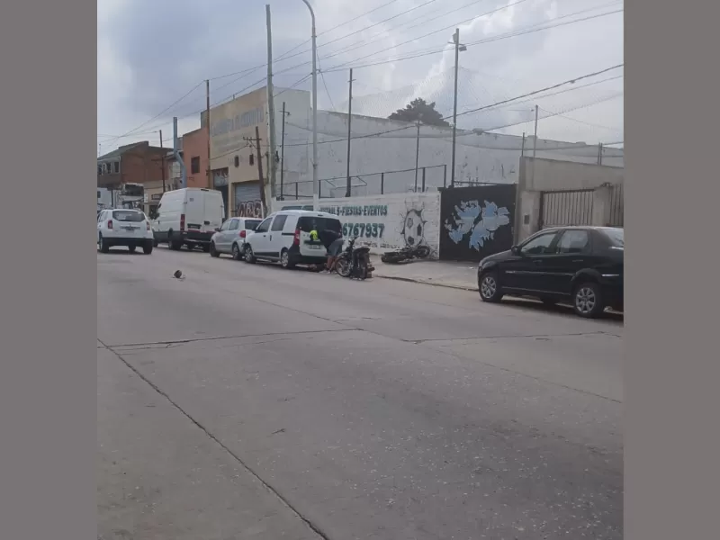 Choque entre dos motos en la zona de 122 y 75, del lado de Berisso