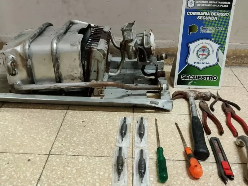 Detienen a un joven tras robar herramientas y artefactos de una vivienda en Berisso