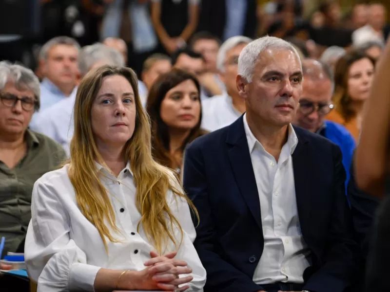 Cagliardi participó de un encuentro con Kicillof y respaldó medidas para fortalecer las finanzas municipales