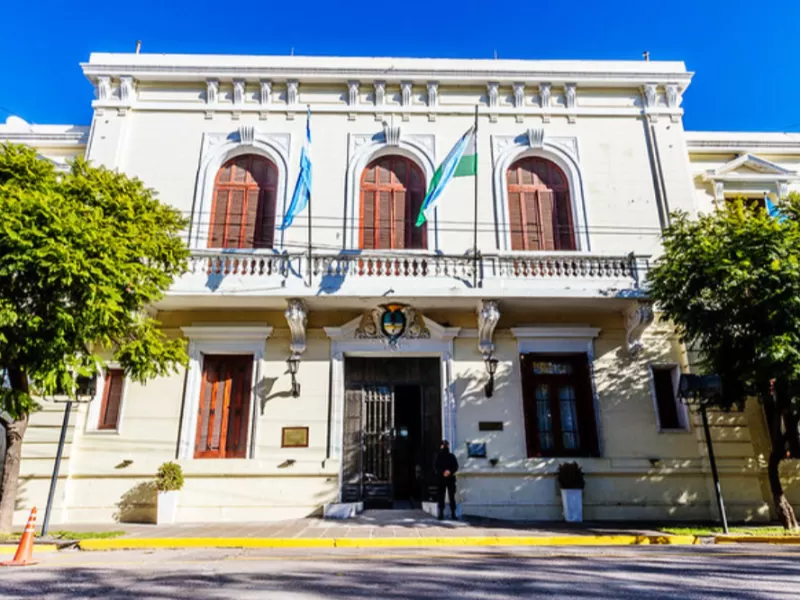 Río Negro atraviesa una crisis de gobernabilidad impulsada por la deuda que Weretilneck busca ampliar