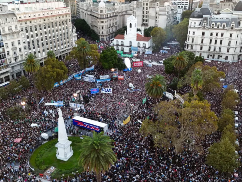 El Gobierno prepara un contraataque legislativo para derogar la Ley de Financiamiento Universitario a pesar de la tregua con los rectores