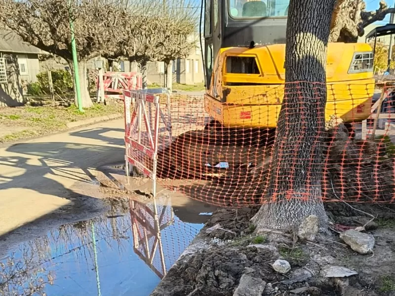 Vecinos de 20 Este denuncian destrozos y anegamientos tras obra cloacal