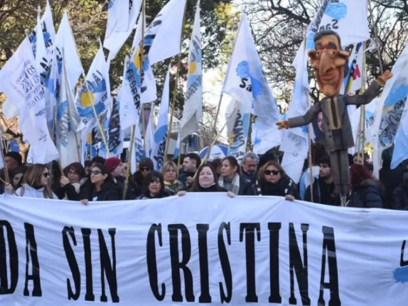 El Gobierno activó el protocolo antipiquetes a la espera de la movilización en apoyo a Cristina Kirchner