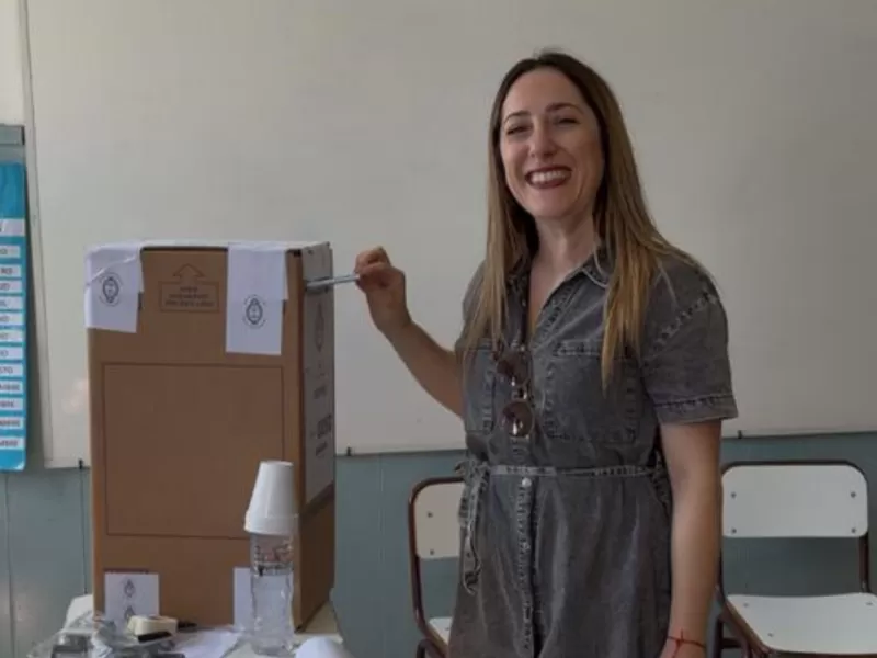 EN VIVO: Aldana Iovanovich emitió su voto en la Escuela Primaria N°5