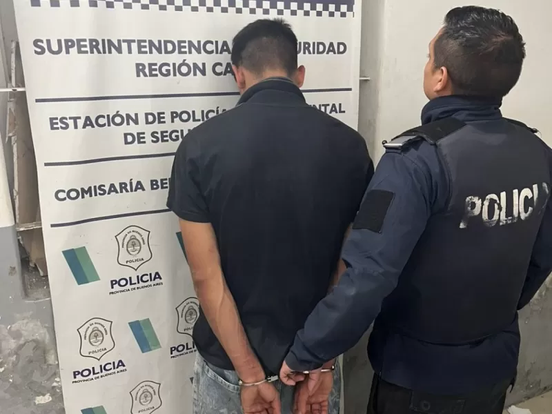 Detuvieron a un joven por agredir a su pareja menor de edad en plena vía pública