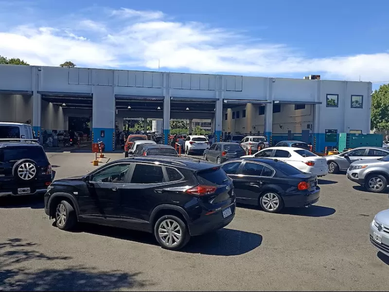 Guerra de patentes por la VTV: la Provincia de Buenos Aires rechaza la desregulaci&oacute;n de Milei y multar&aacute; autos que usen talleres privados