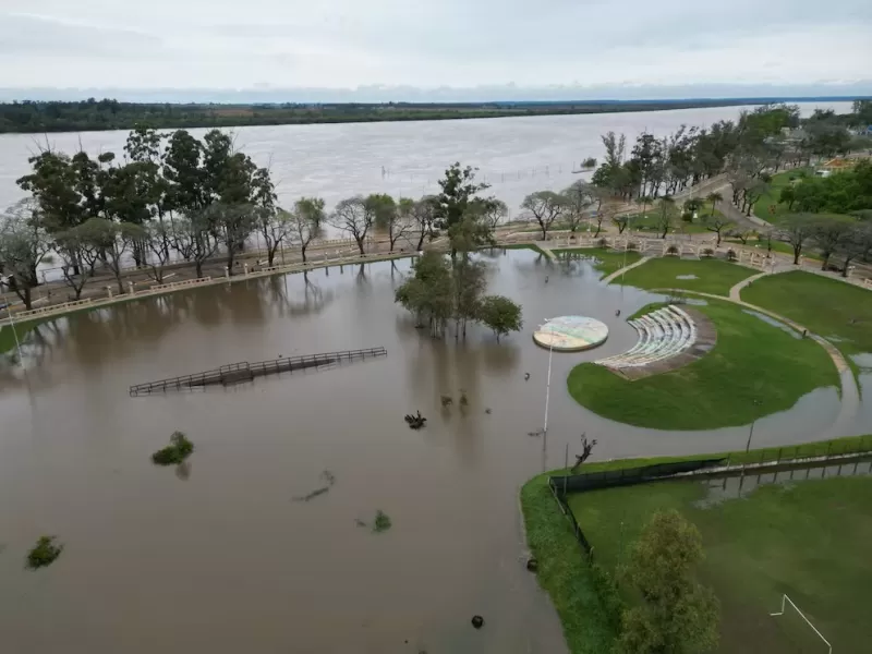 El Ni&ntilde;o comenz&oacute; a golpear en el Litoral: la crecida del r&iacute;o Uruguay provoca evacuaciones y complica los pasos fronterizos