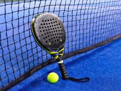 Torneo de p&aacute;del en el Club Social con premios, trofeo y regalos para los participantes