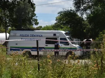 Misterio en Berisso: a&uacute;n no identificaron al hombre hallado muerto en un descampado