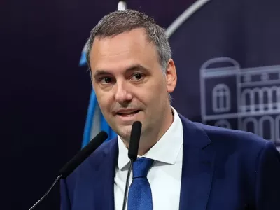 La Justicia eval&uacute;a citar a indagatoria a Manuel Adorni antes de la feria judicial
