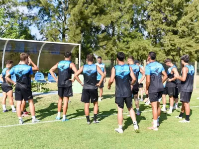 Villa San Carlos sum&oacute; minutos de f&uacute;tbol y present&oacute; a su tercer refuerzo